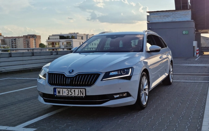 Skoda Superb cena 121900 przebieg: 66369, rok produkcji 2018 z Warszawa małe 742